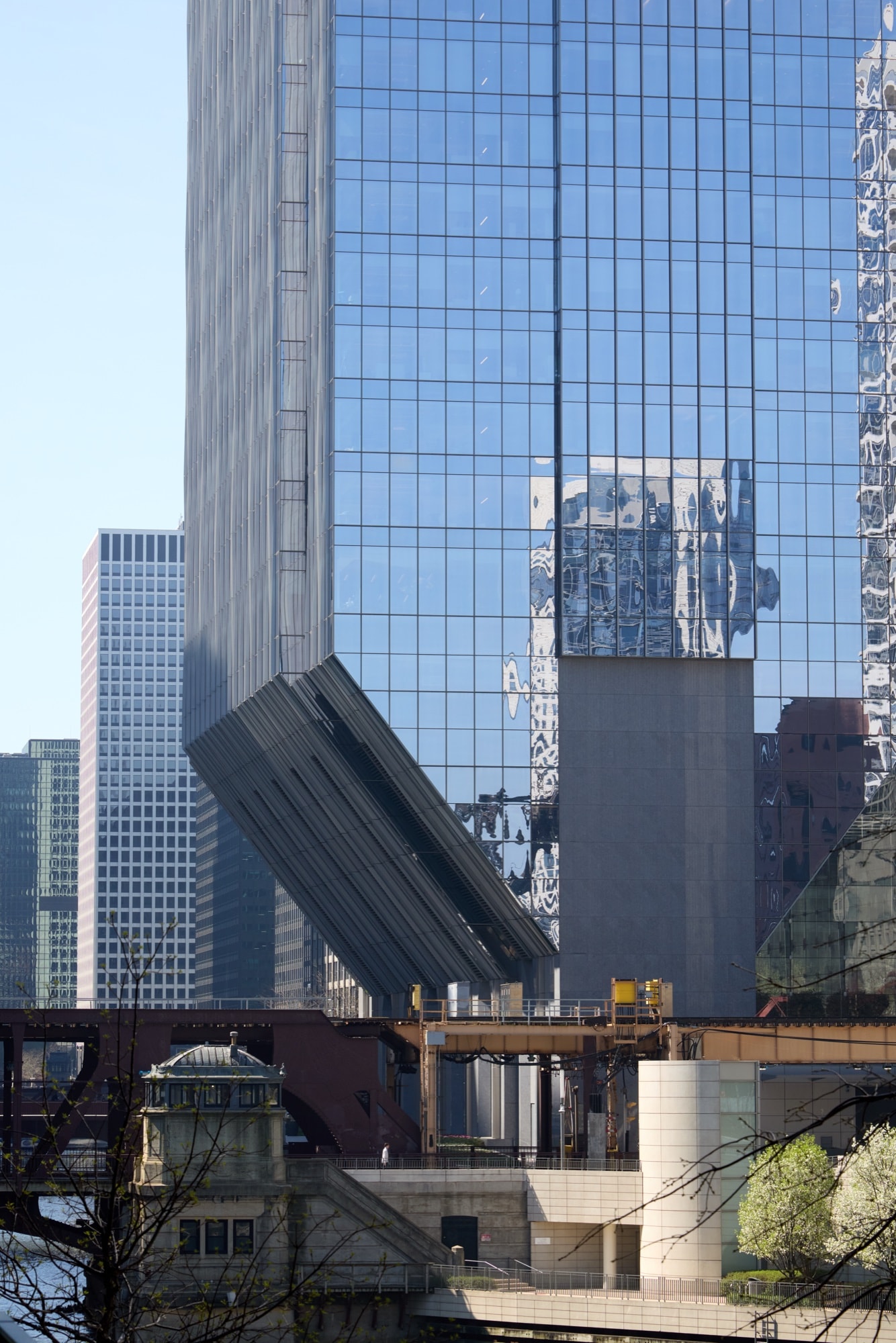 Modern corporate skyscraper filmed by Stephen Alberts during a Chicago corporate video shoot