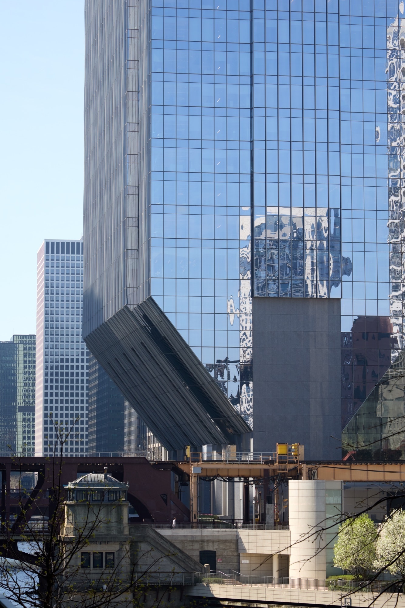 Modern corporate skyscraper filmed by Stephen Alberts during a Chicago corporate video shoot